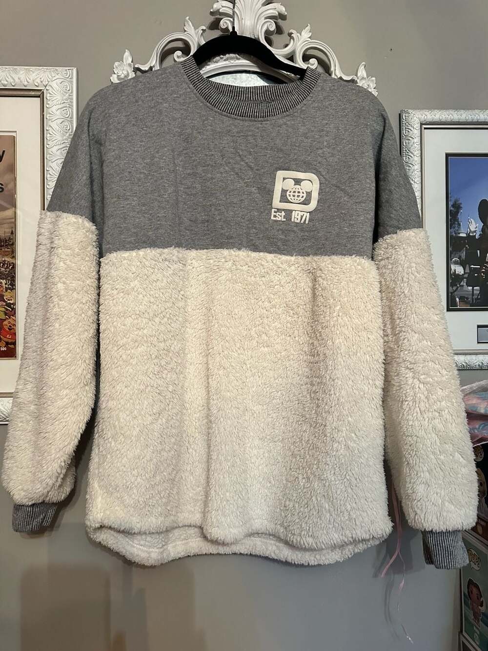 Disney Spirit Jersey Walt Disney World Sherpa Pullover Size S Gray Cream